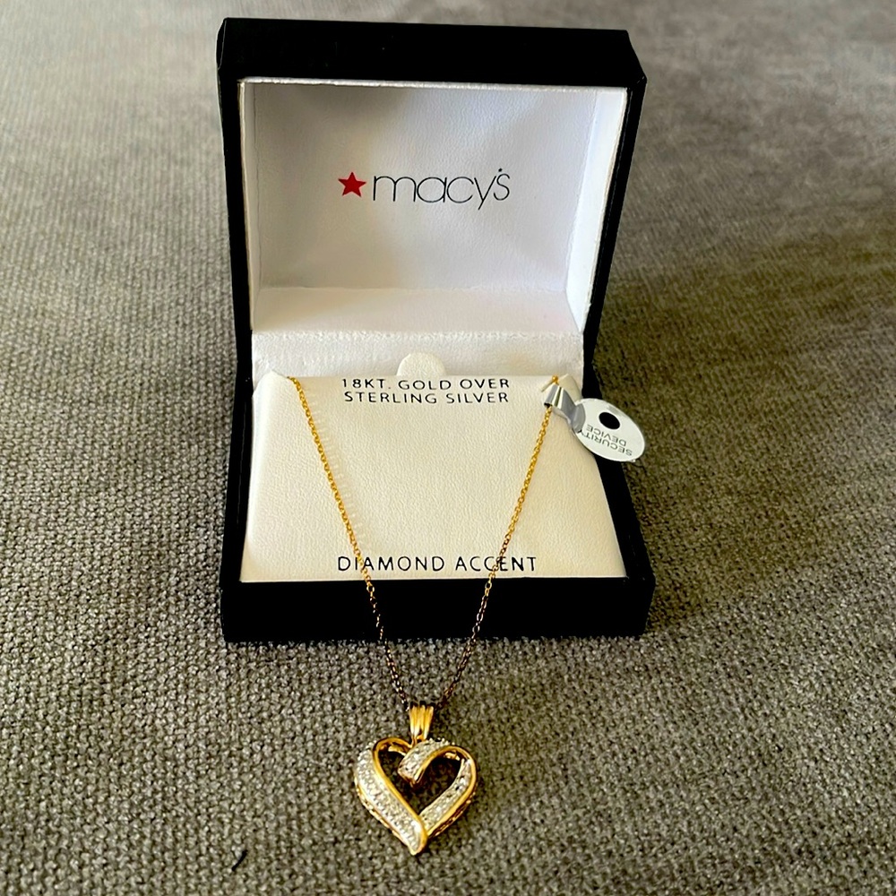 Brand new necklace